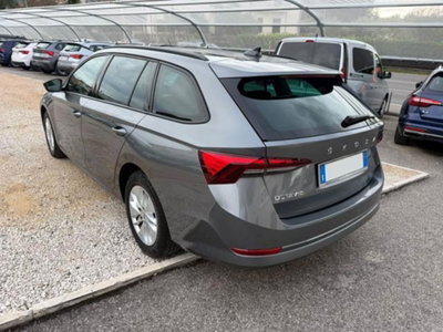 Skoda Octavia Station Wagon 2.0 TDI EVO SCR 150 CV DSG 4x4 Wagon Executive (4)