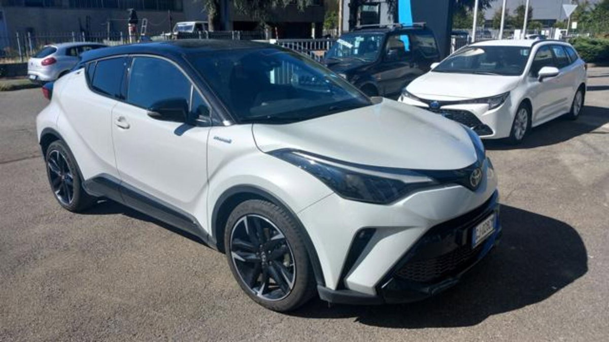 Toyota Toyota C-HR 1.8 Hybrid E-CVT GR Sport (2)