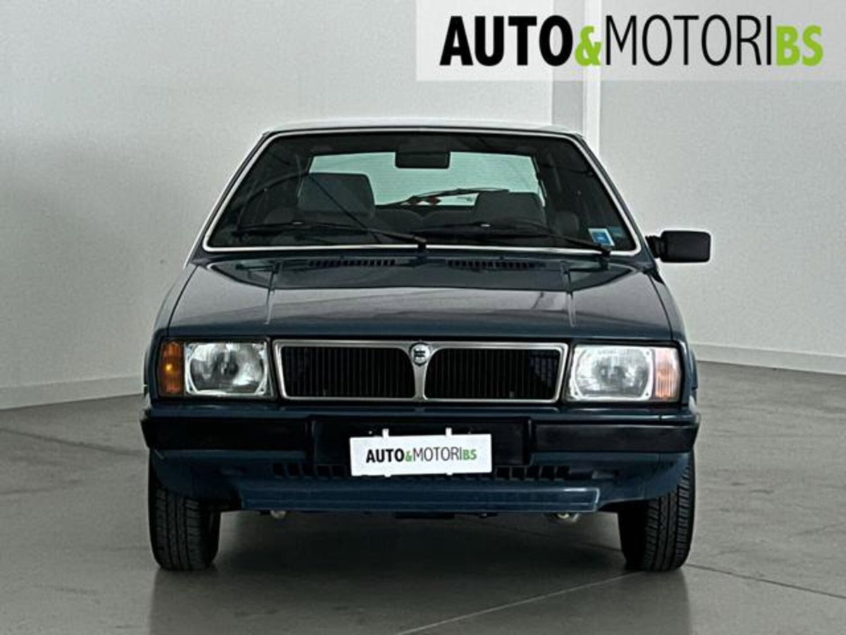 Lancia Delta 1.3 (2)