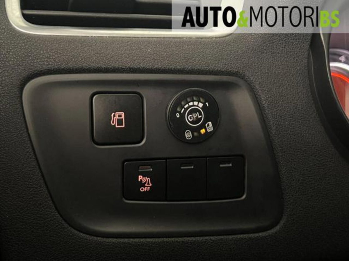 Citroen C4 1.6 VTi 120 GPL airdream Attraction (20)