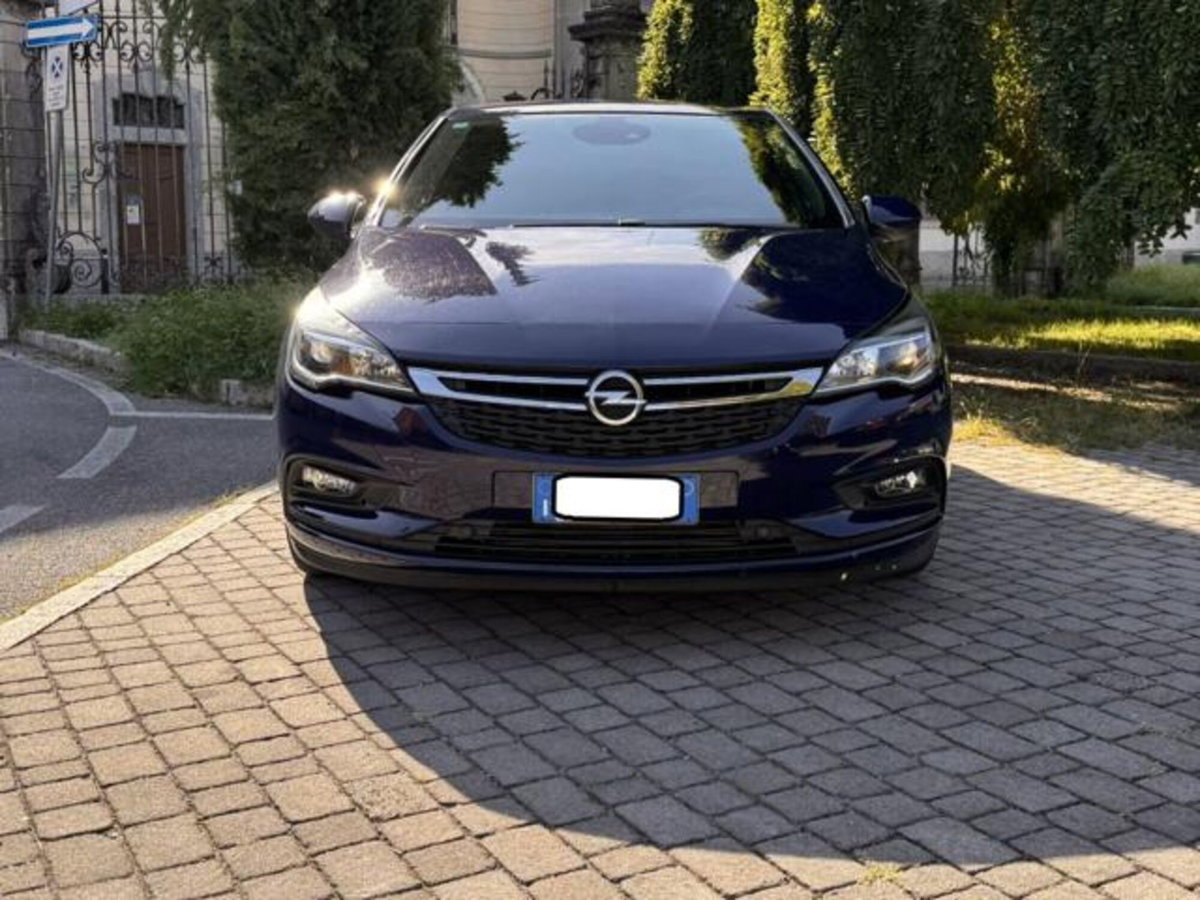 Opel Astra 1.6 CDTi 136CV Start&Stop 5 porte Dynamic (2)