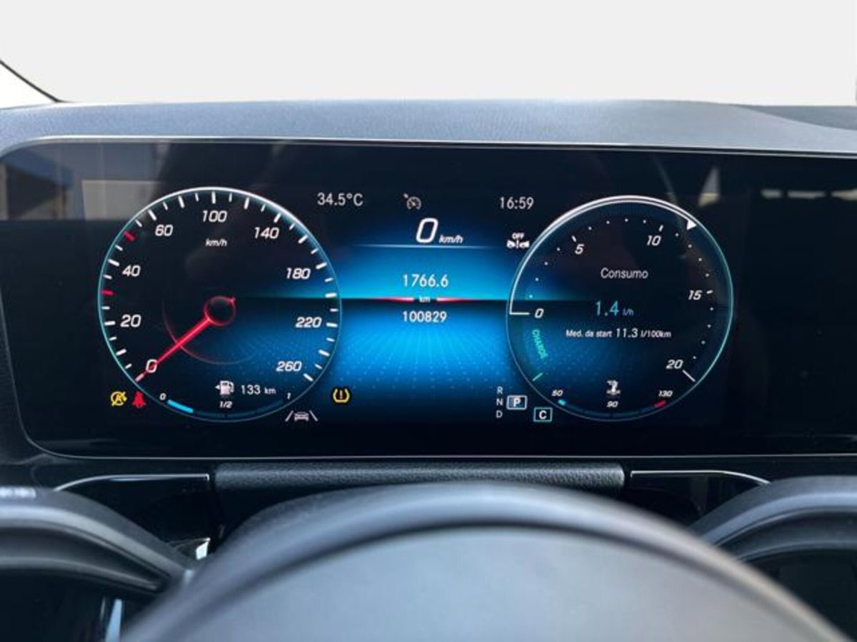 Mercedes-Benz GLA SUV 200 d Business Extra auto (9)