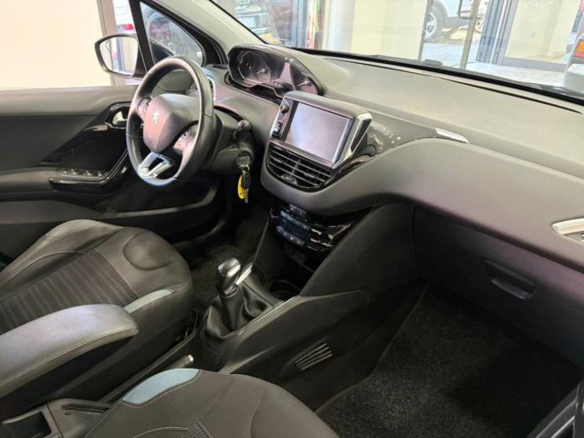 Peugeot 208 82 5 porte Access (7)