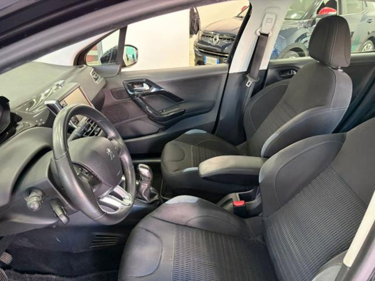 Peugeot 208 82 5 porte Access (8)