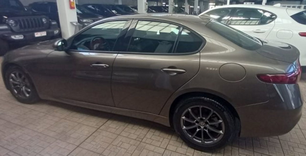 Alfa Romeo Giulia 2.2 Turbodiesel 180 CV Super (3)