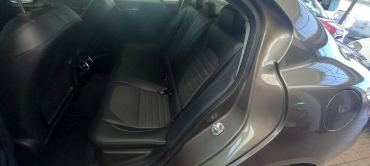 Alfa Romeo Giulia 2.2 Turbodiesel 180 CV Super (9)