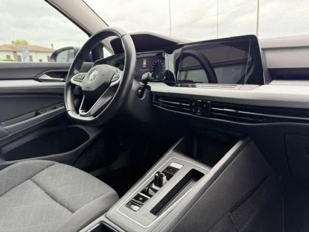 Volkswagen Golf Variant 2.0 TDI SCR DSG Life (13)