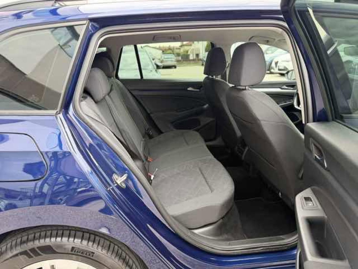 Volkswagen Golf Variant 2.0 TDI SCR DSG Life (18)