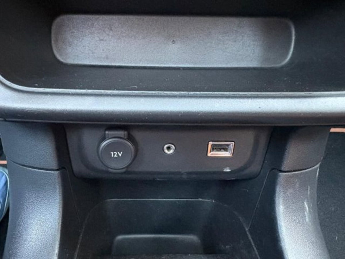 Citroen C3 BlueHDi 100 S&S Shine (11)