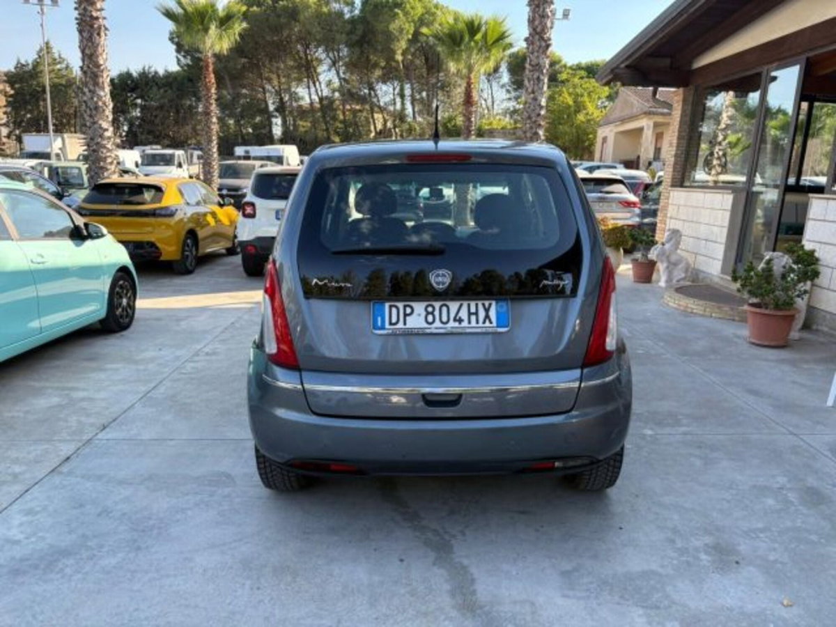 Lancia Musa 1.3 Multijet 16V 70 CV Oro (5)