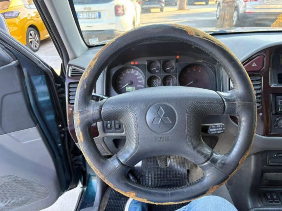 Mitsubishi Pajero 3.2 16V DI-D 5p. GLS2 (11)