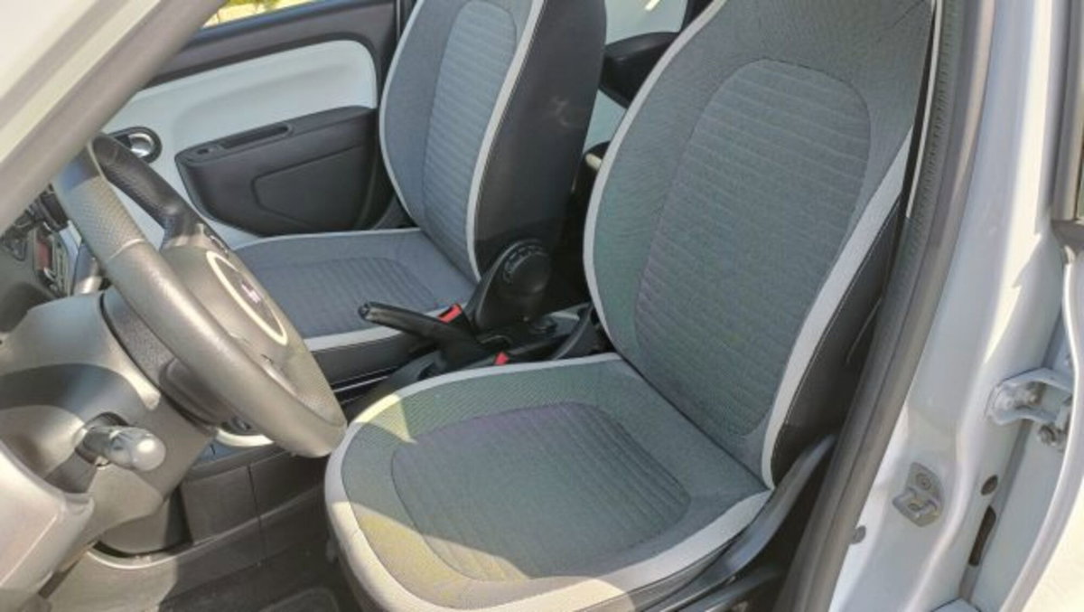 Renault Twingo 1.0 SCe Live (10)