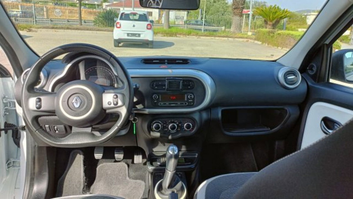 Renault Twingo 1.0 SCe Live (12)