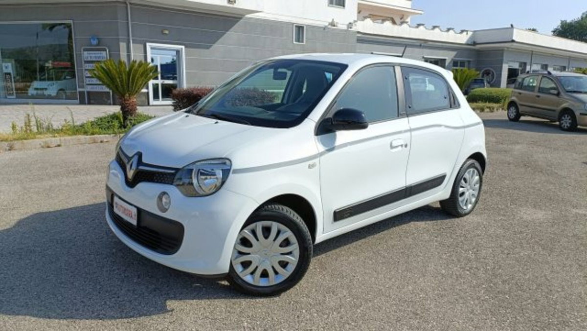Renault Twingo 1.0 SCe Live (2)
