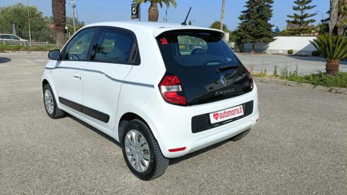Renault Twingo 1.0 SCe Live (4)