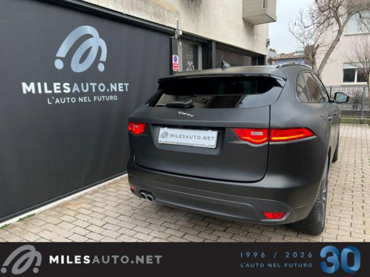 Jaguar F-Pace 2.0 D 180 CV AWD aut. R-Sport (7)