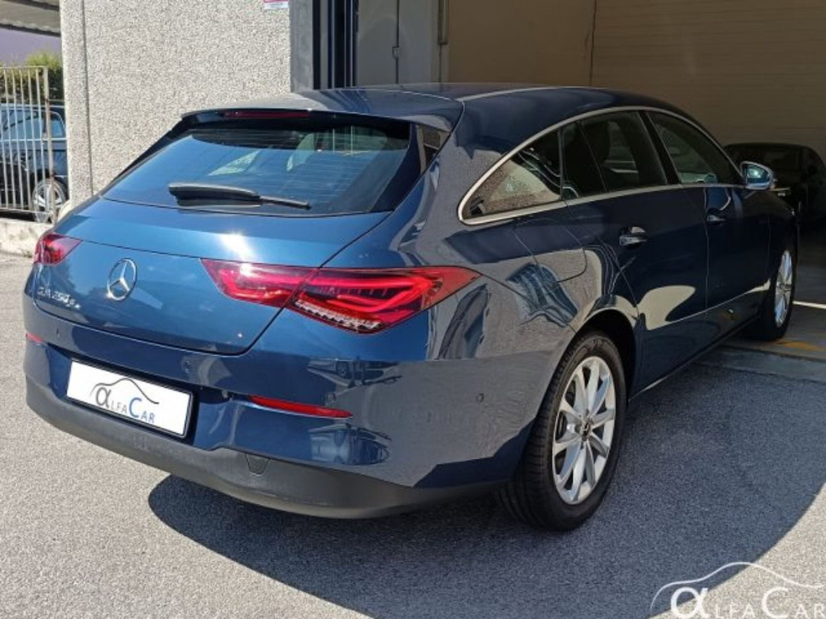 Mercedes-Benz CLA Shooting Brake 250 e Plug-in hybrid Shooting Brake Business (2)