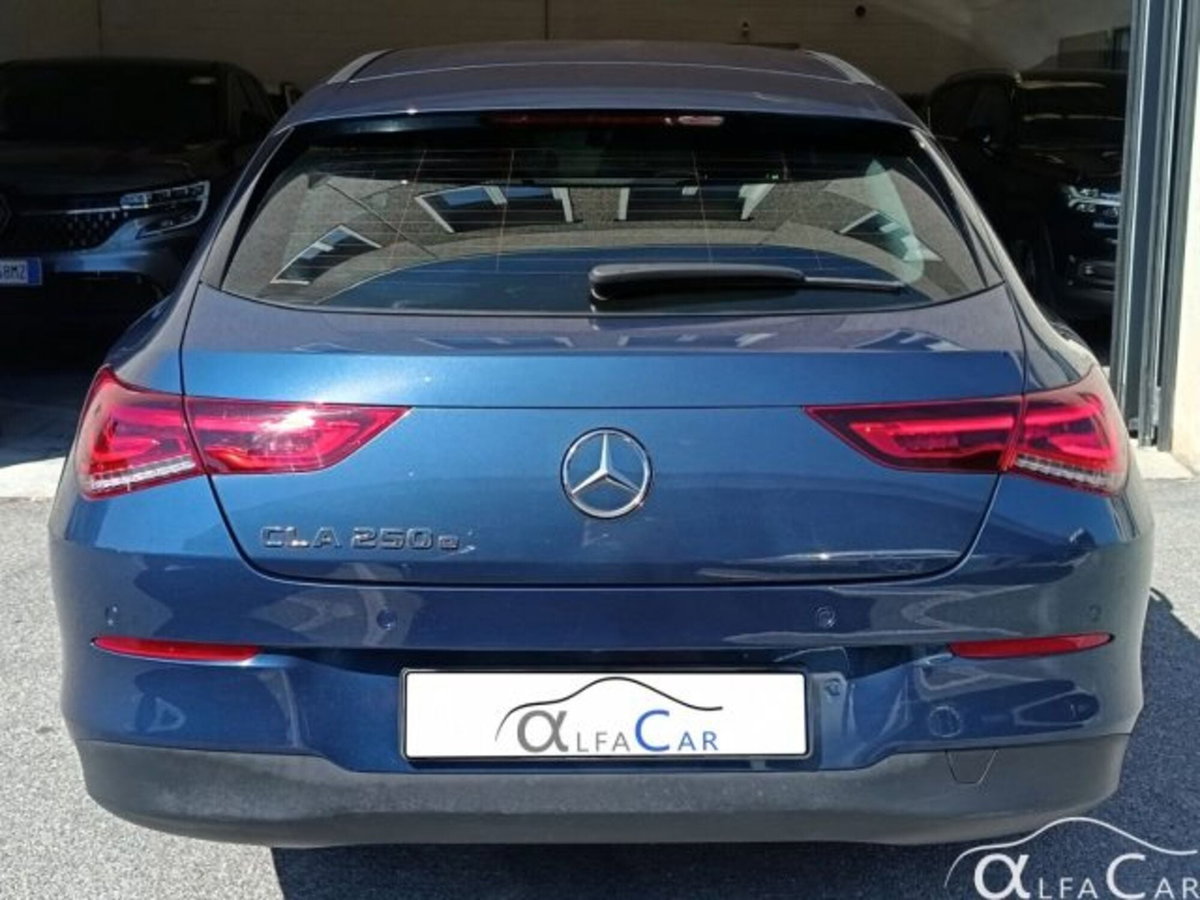 Mercedes-Benz CLA Shooting Brake 250 e Plug-in hybrid Shooting Brake Business (4)