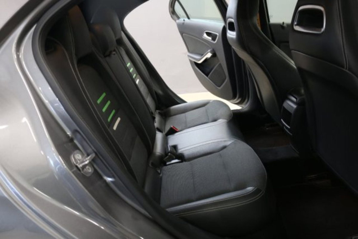Mercedes-Benz Classe A 180 d Automatic Premium (12)