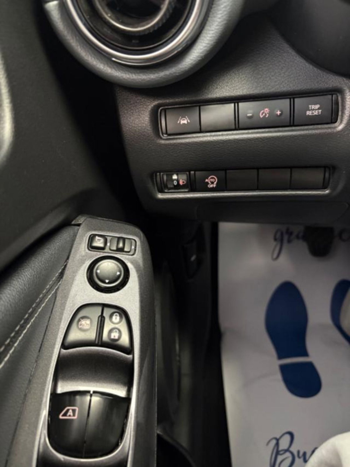 Nissan Juke 1.0 dig-t N-Connecta 114cv (10)