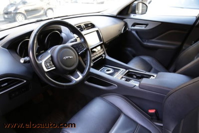 Jaguar F-Pace 2.0 D 180 CV AWD aut. Chequered Flag (10)