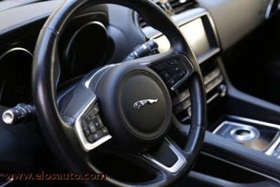 Jaguar F-Pace 2.0 D 180 CV AWD aut. Chequered Flag (19)