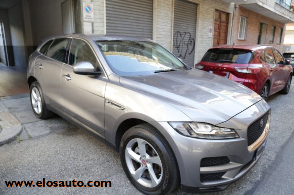 Jaguar F-Pace 2.0 D 180 CV AWD aut. Chequered Flag (4)