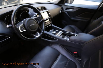 Jaguar F-Pace 2.0 D 180 CV AWD aut. Chequered Flag (8)