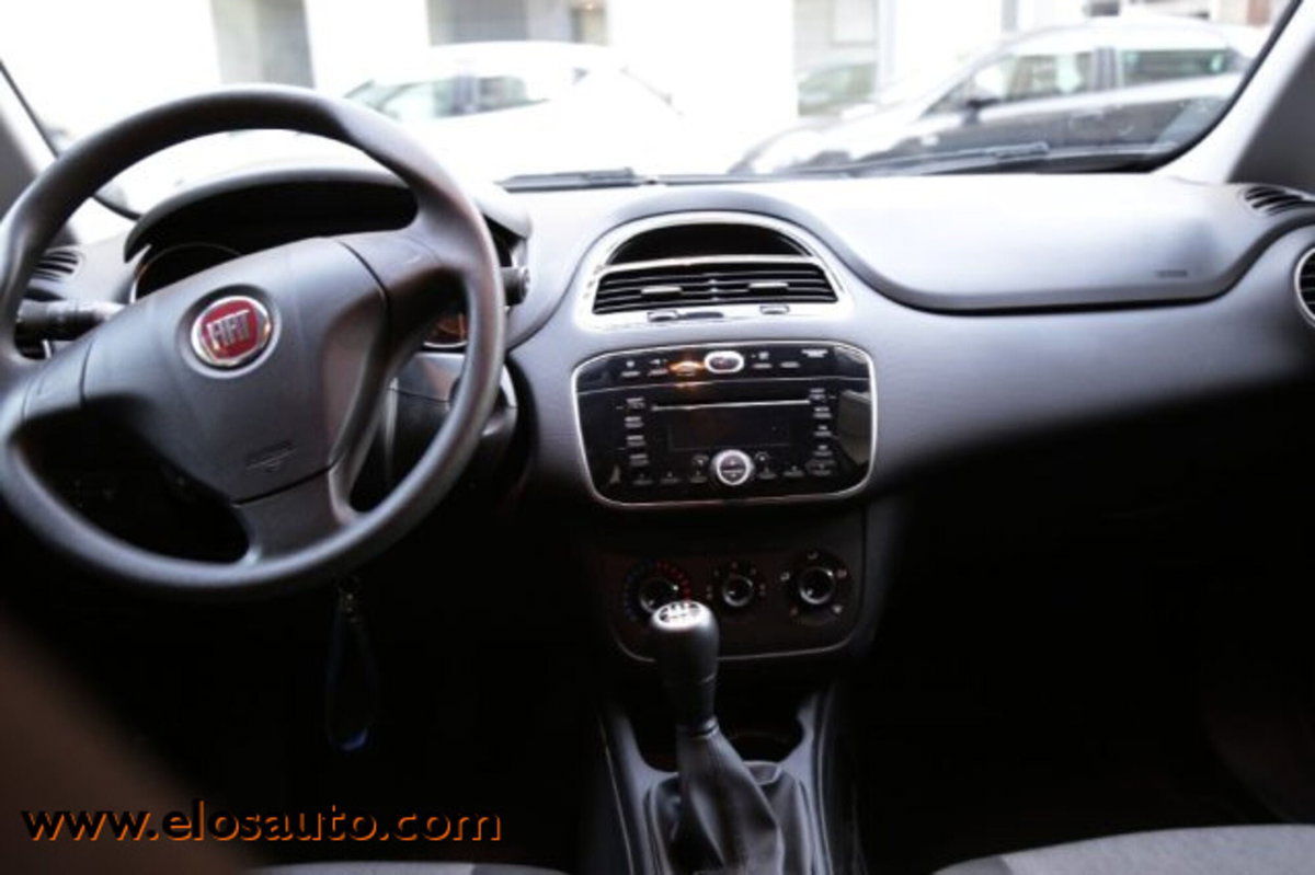 Fiat Punto 1.3 MJT II 75 CV 5 porte Street (12)