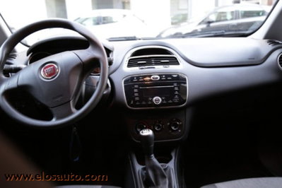 Fiat Punto 1.3 MJT II 75 CV 5 porte Street (12)