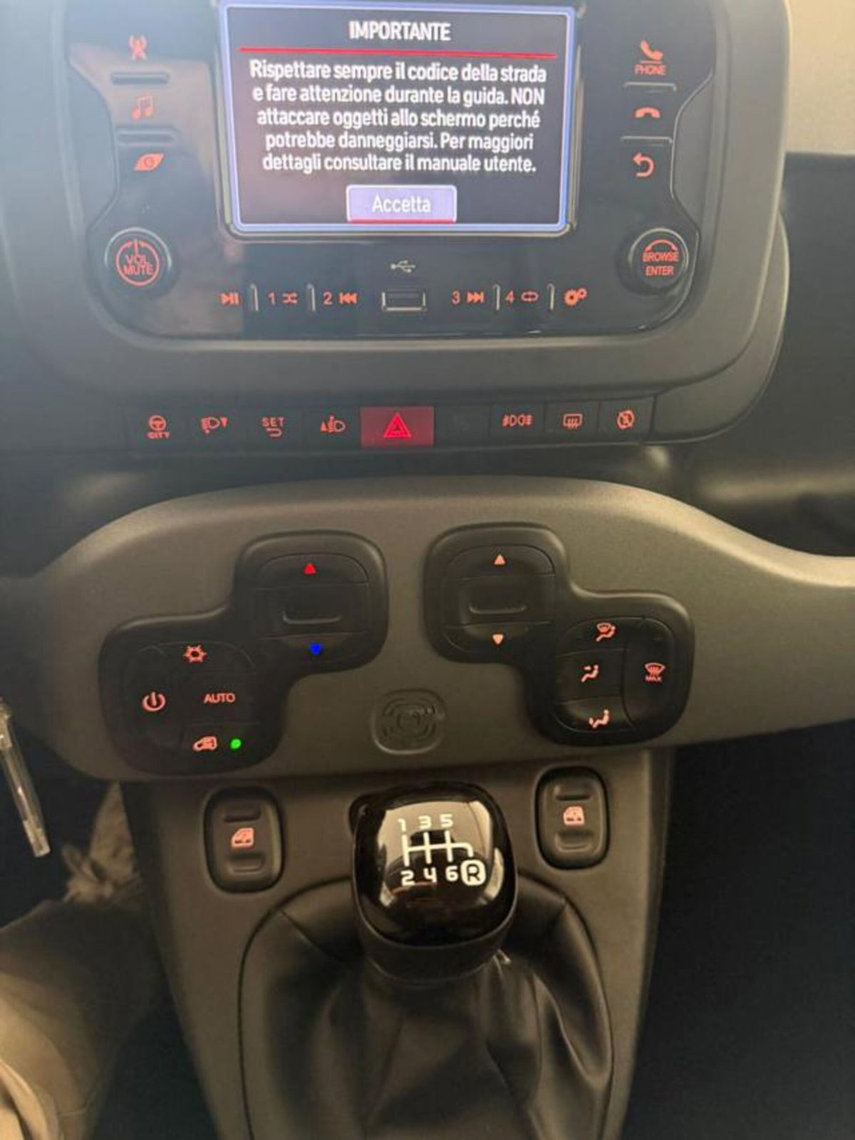 Fiat Panda 1.0 firefly hybrid s&s 70cv 5p.ti (8)