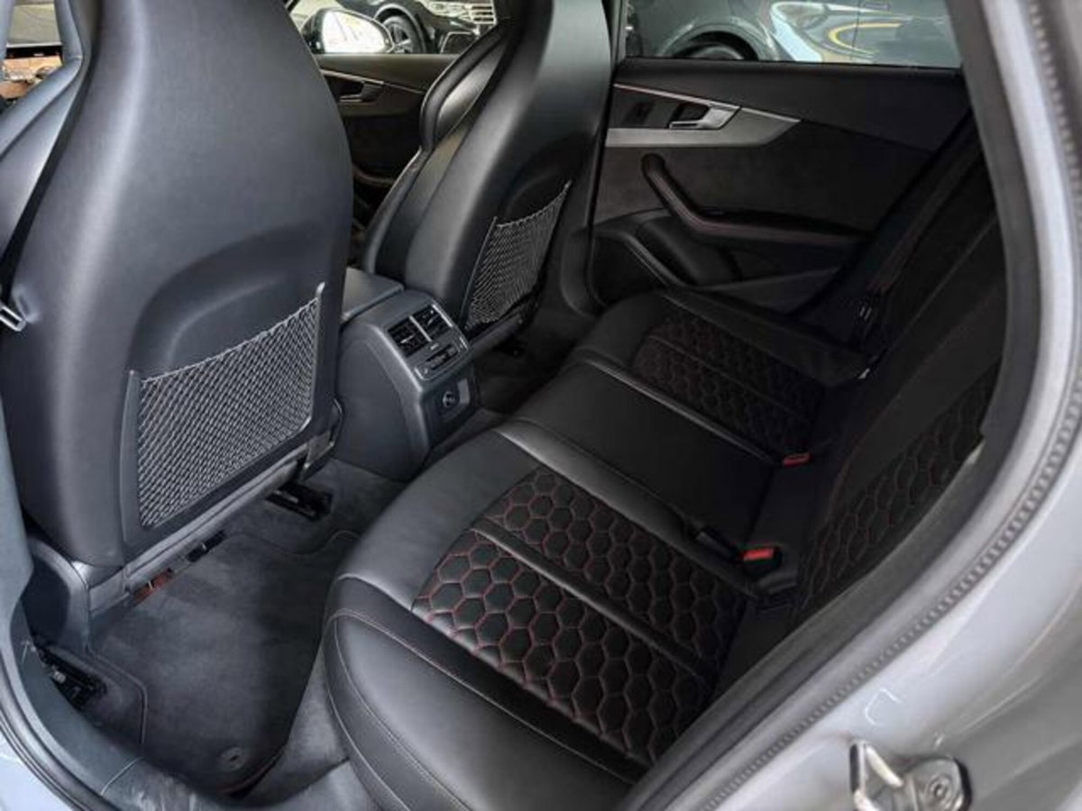 Audi RS 4 Avant 4 2.9 TFSI quattro tiptronic (12)
