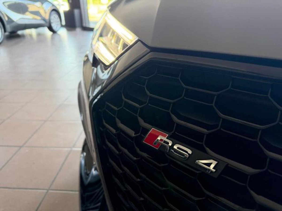 Audi RS 4 Avant 4 2.9 TFSI quattro tiptronic (18)