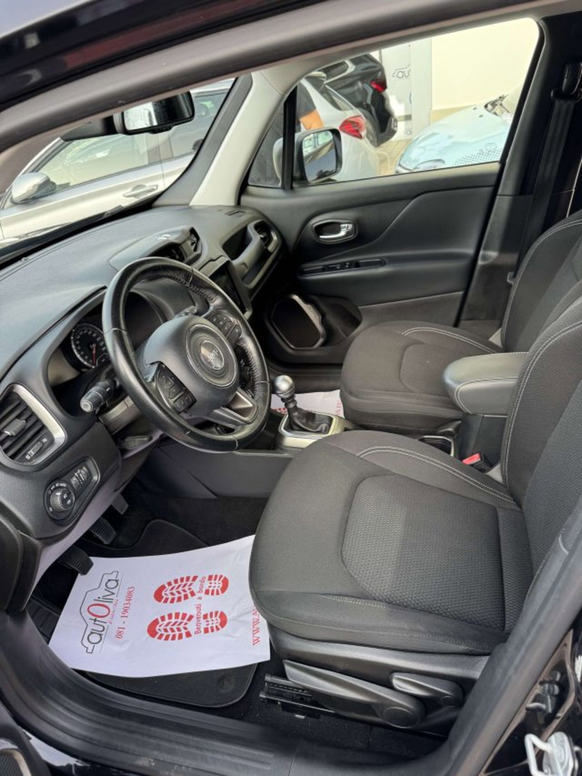 Jeep Renegade 1.6 Mjt 120 CV Limited (10)