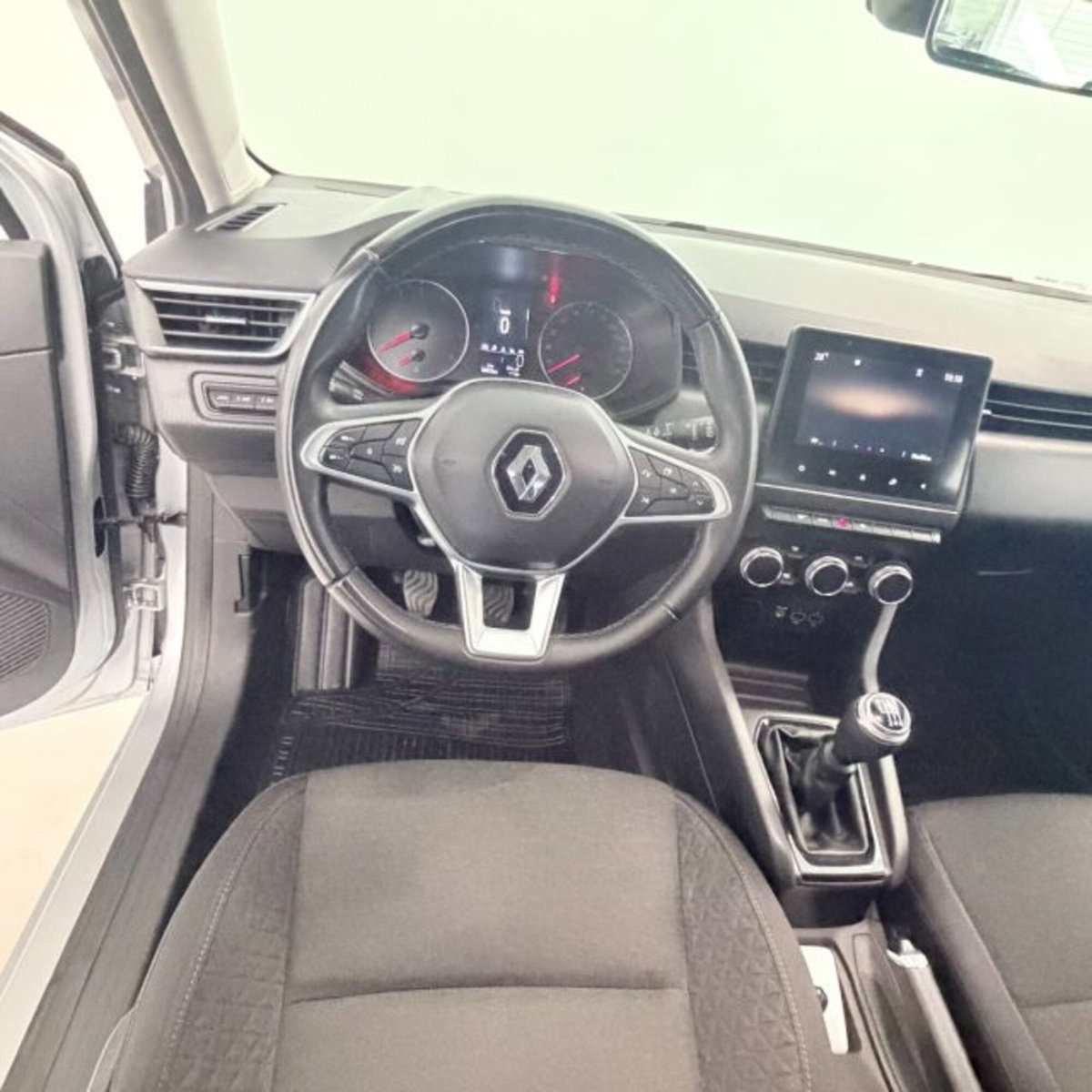 Renault Clio TCe 90 CV 5 porte Business (12)