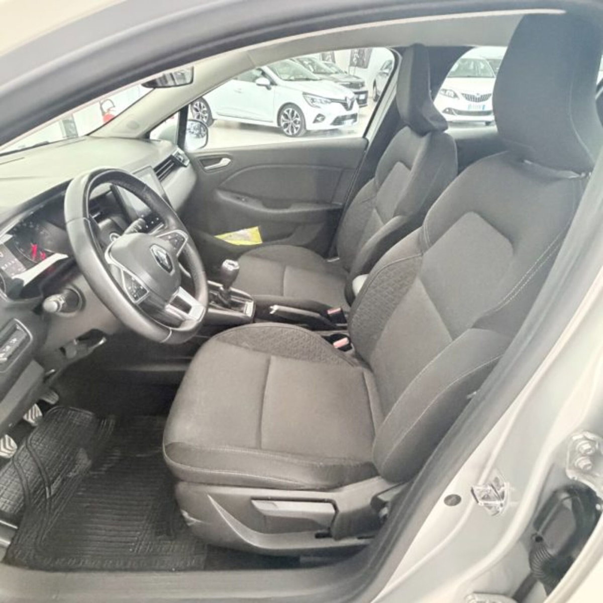 Renault Clio TCe 90 CV 5 porte Business (13)
