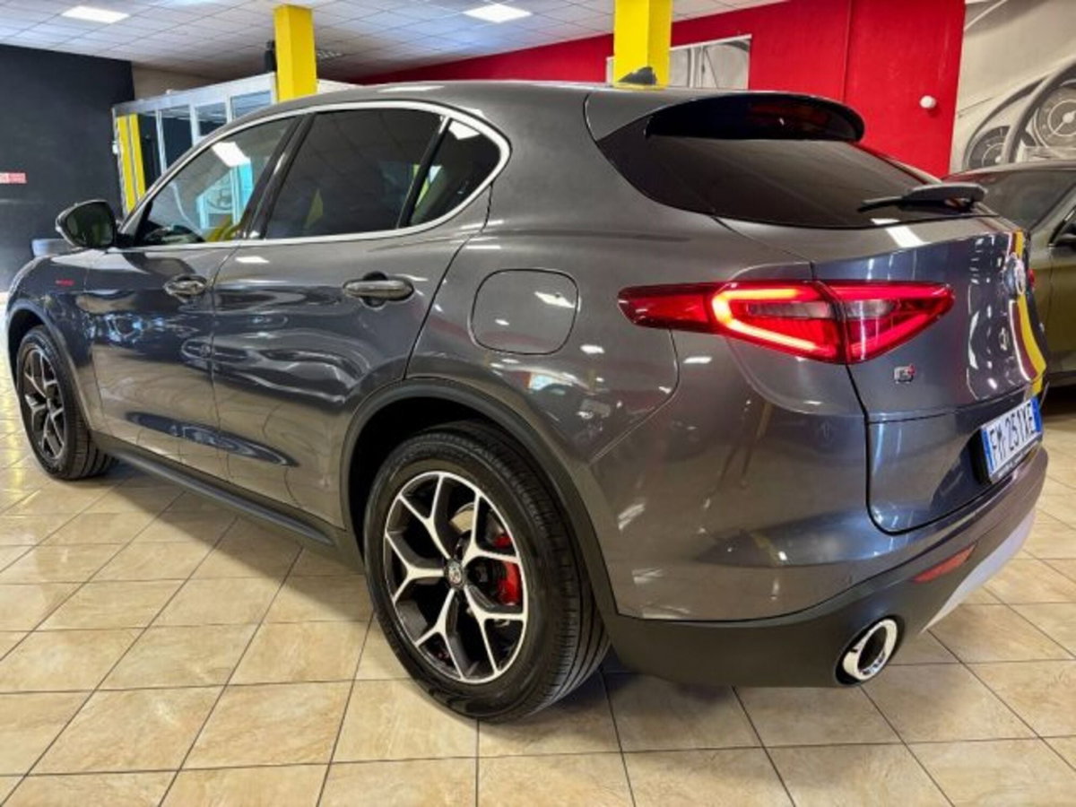 Alfa Romeo Stelvio Stelvio 2.2 Turbodiesel 210 CV AT8 Q4 Veloce (4)