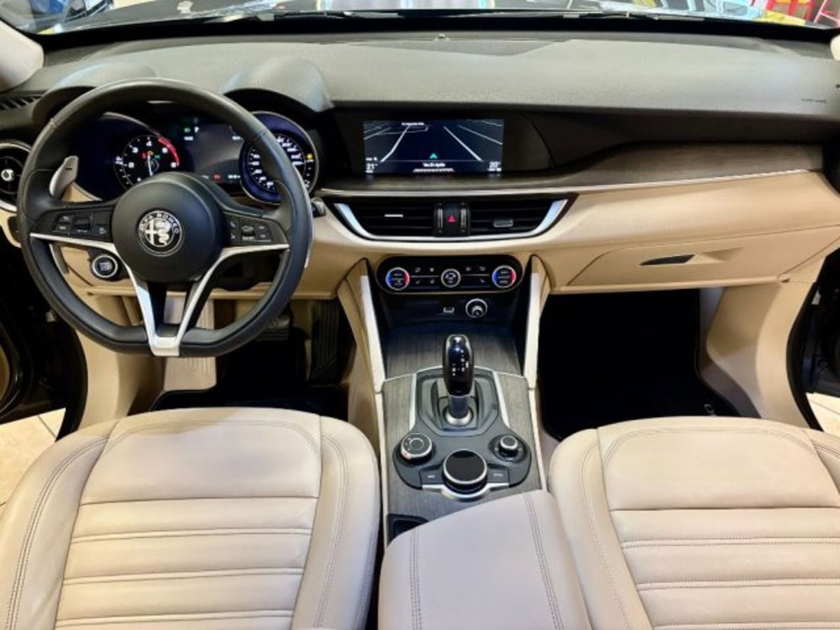 Alfa Romeo Stelvio Stelvio 2.2 Turbodiesel 210 CV AT8 Q4 Veloce (9)