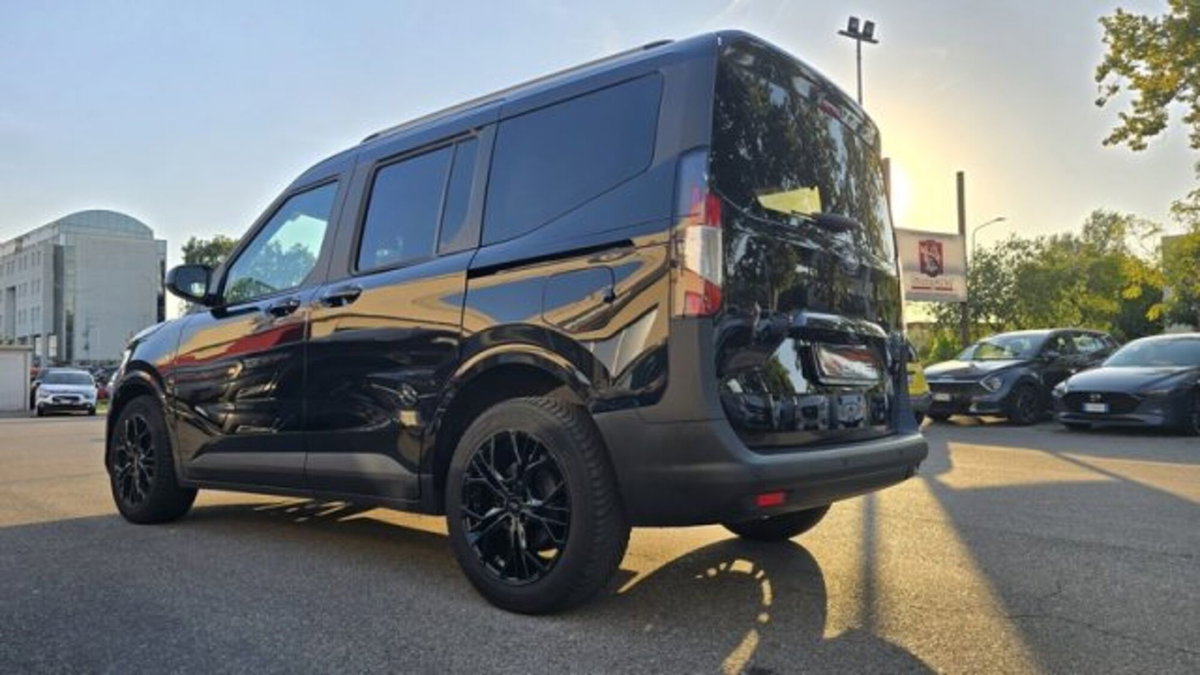 Ford Tourneo Courier 1.0 EcoBoost 100 CV Titanium (3)