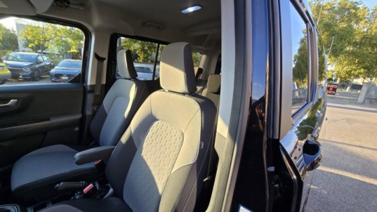 Ford Tourneo Courier 1.0 EcoBoost 100 CV Titanium (8)