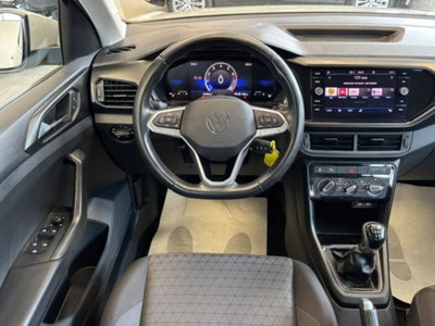 Volkswagen T-Cross 1.0 TSI Urban BMT (11)