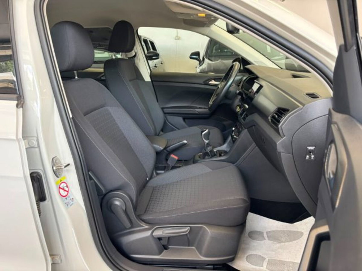 Volkswagen T-Cross 1.0 TSI Urban BMT (9)