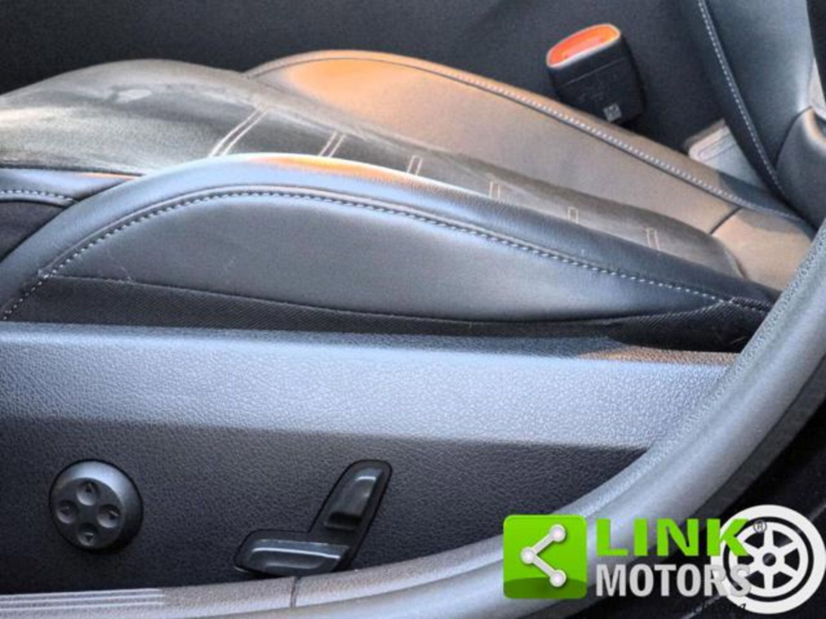 Mercedes-Benz Classe C Station Wagon 200 Premium (14)