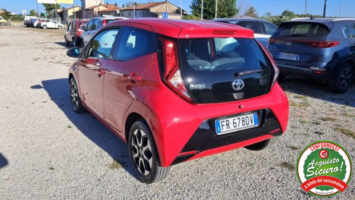 Toyota Aygo 1.0 VVT-i 72 CV 5 porte x-fun (10)