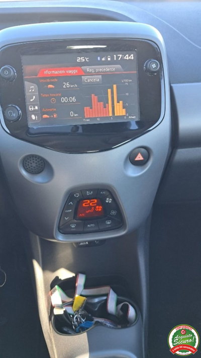 Toyota Aygo 1.0 VVT-i 72 CV 5 porte x-fun (5)