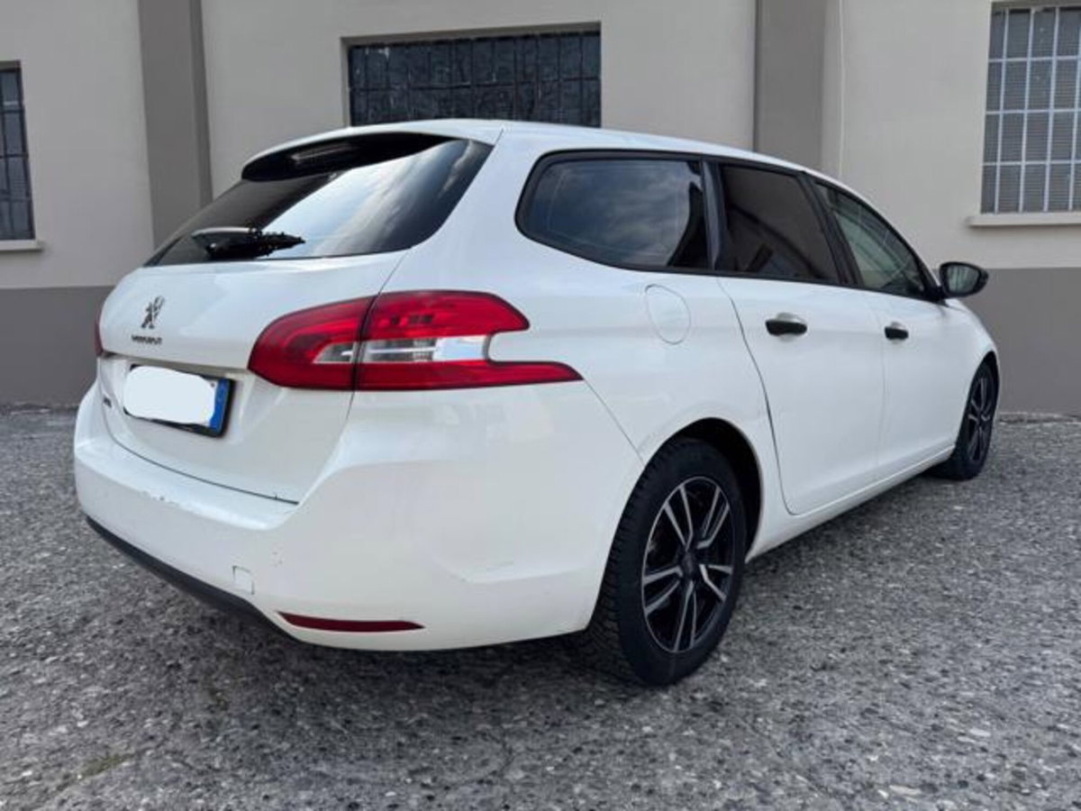 Peugeot 308 SW 1.6 HDi 92 CV Business (4)
