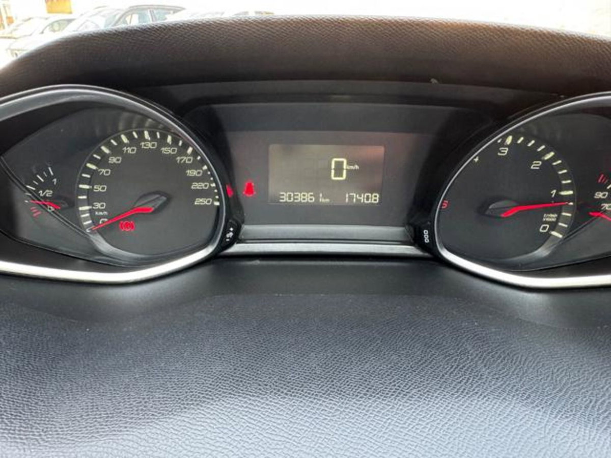 Peugeot 308 SW 1.6 HDi 92 CV Business (7)