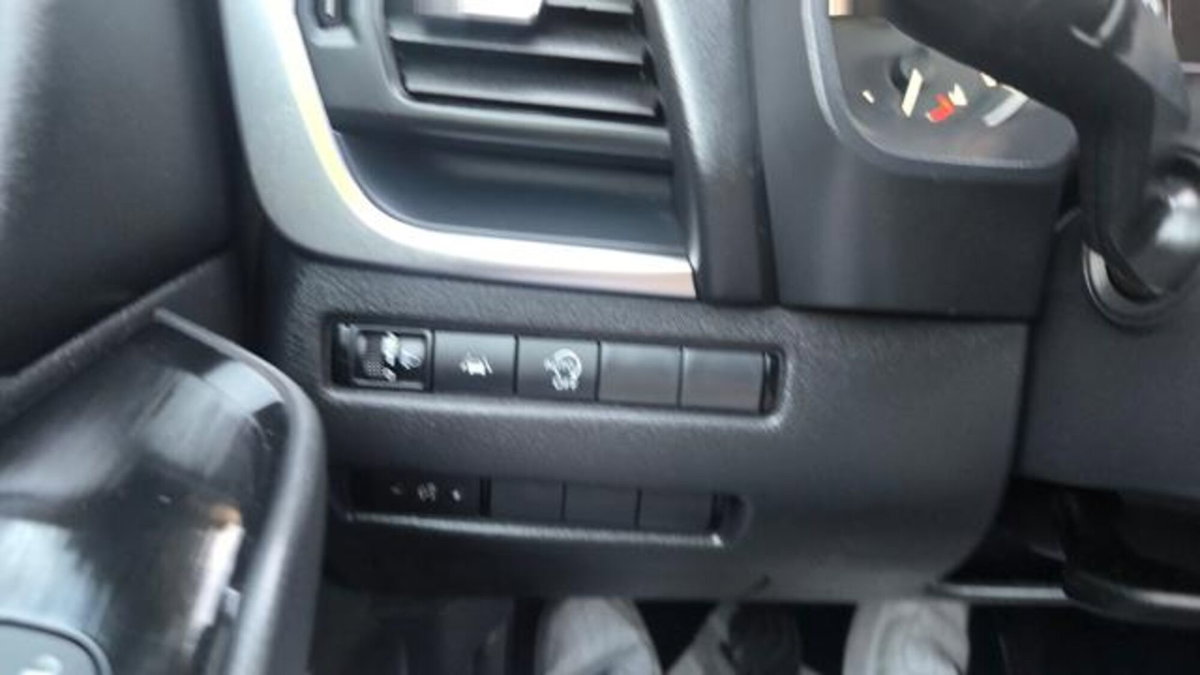 Nissan Qashqai 1.3 DIG-T 140 CV Business (8)