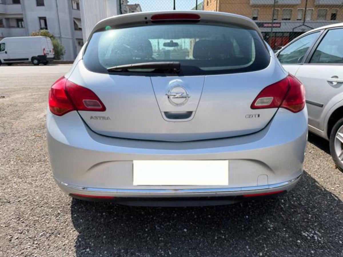 Opel Astra 1.7 CDTI 110CV 4 porte Ecotec (5)