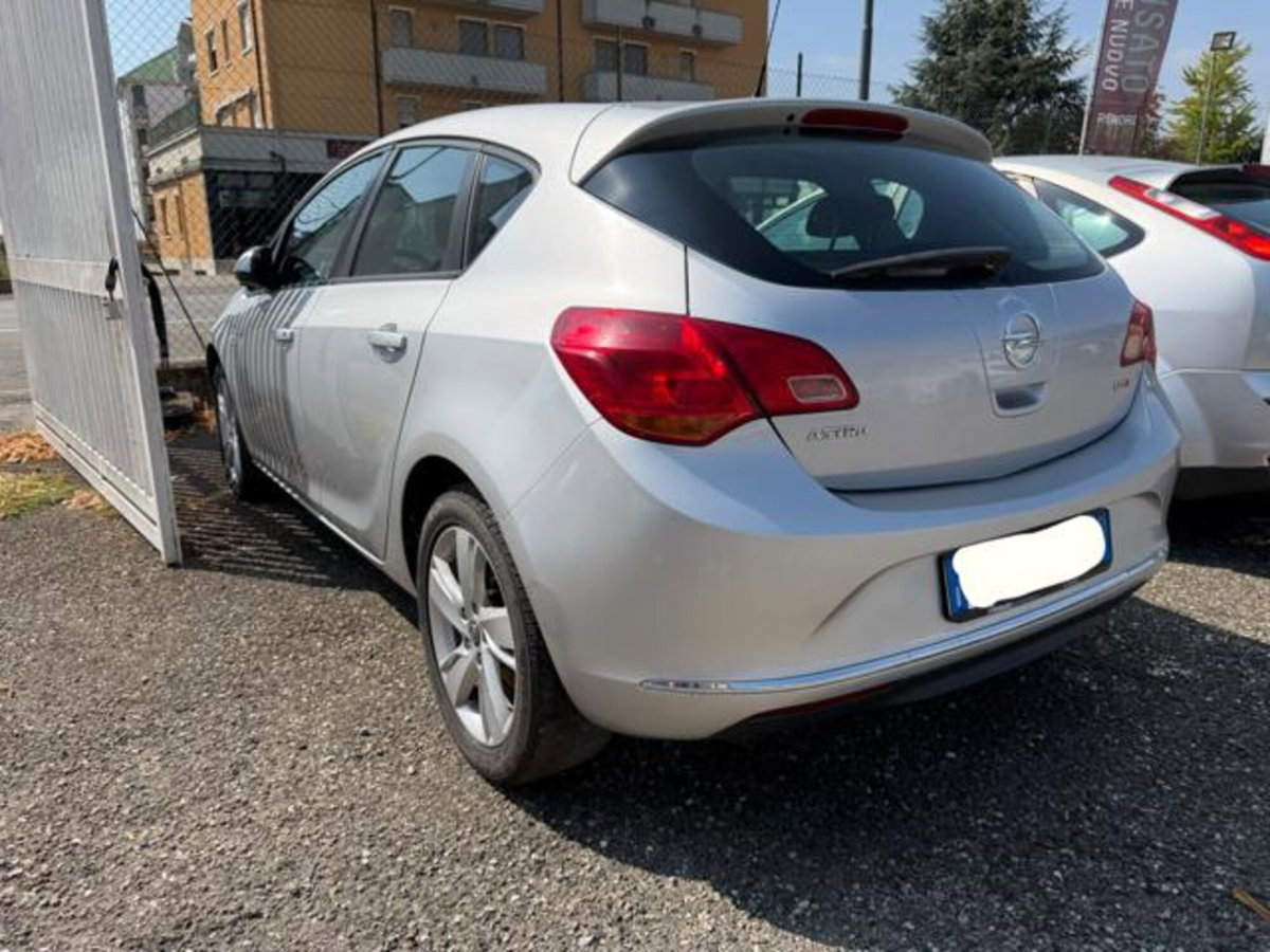 Opel Astra 1.7 CDTI 110CV 4 porte Ecotec (6)
